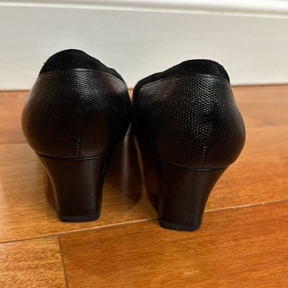 SALVATORE FERRAGAMO Black Suede  and Leather Square Toe Heels Pumps Sz 8 - Picture 4 of 10